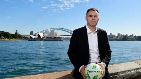 湖人GM在独行侠对战勇士时与对手总经理私下碰面？